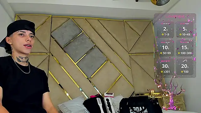 Snapshot of AmberAdams_ chatting on October 2025 05:08:02 PM AmberAdams online show from October 2025 05:08:02 PM