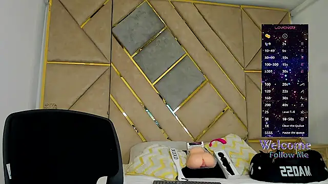 Snapshot of AmberAdams_ chatting on November 2025 02:28:02 PM AmberAdams online show from November 2025 02:28:02 PM