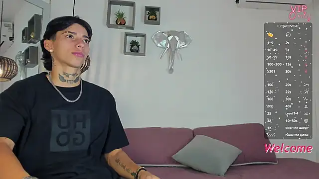 Snapshot of AmberAdams_ chatting on December 2025 04:03:02 PM AmberAdams online show from December 2025 04:03:02 PM