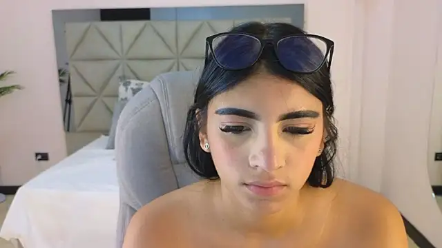 Snapshot of maiaa_ruiz chatting on February 2026 02:45:01 PM maiaa ruiz online show from February 2026 02:45:01 PM