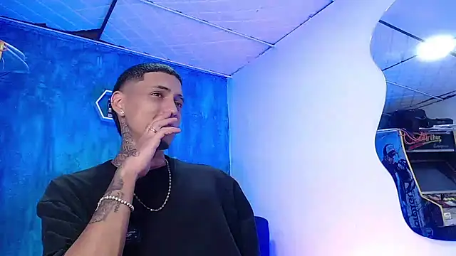 Liam lee online show from January 2025 04:17:02 PM