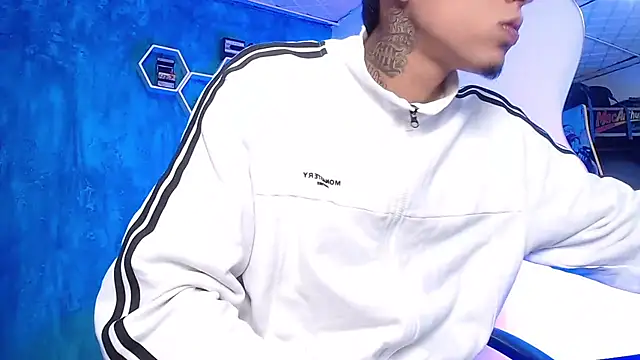 Liam lee online show from February 2025 01:20:01 PM