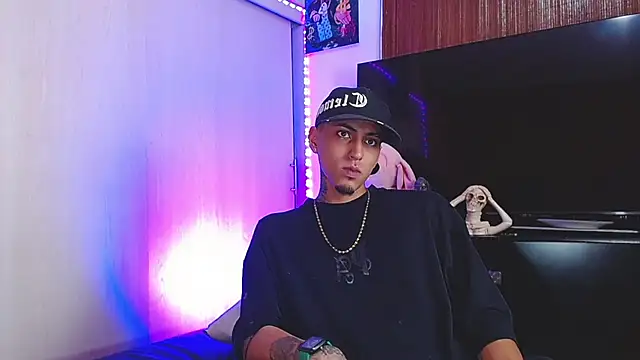 Liam lee online show from December 2025 03:51:01 PM