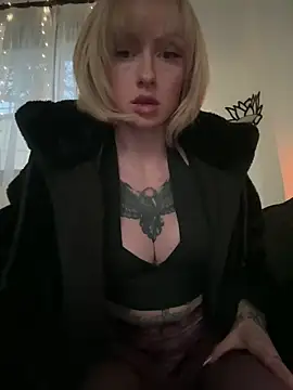 haileyhope  online show from March 2026 04:18:01 PM