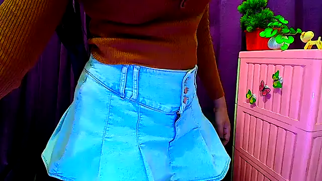 Snapshot of Kashish_11 chatting on December 2024 04:54:02 AM Kashish 11 online show from December 2024 04:54:02 AM