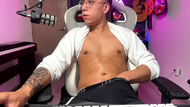 Snapshot of granxarma960 chatting on December 2024 06:24:02 AM granxarma960 online show from December 2024 06:24:02 AM