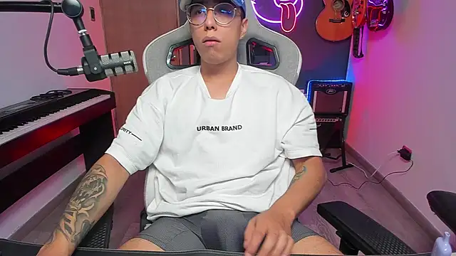 Snapshot of granxarma960 chatting on January 2025 04:38:01 AM granxarma960 online show from January 2025 04:38:01 AM