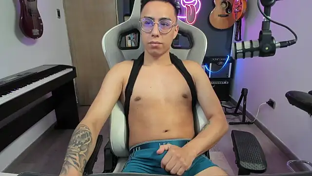 Snapshot of granxarma960 chatting on March 2025 08:10:02 PM granxarma960 online show from March 2025 08:10:02 PM