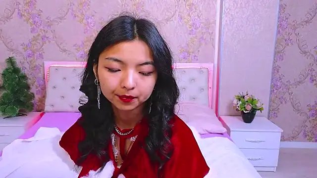 Snapshot of Shy_Kira chatting on December 2024 12:23:01 PM Shy Kira online show from December 2024 12:23:01 PM