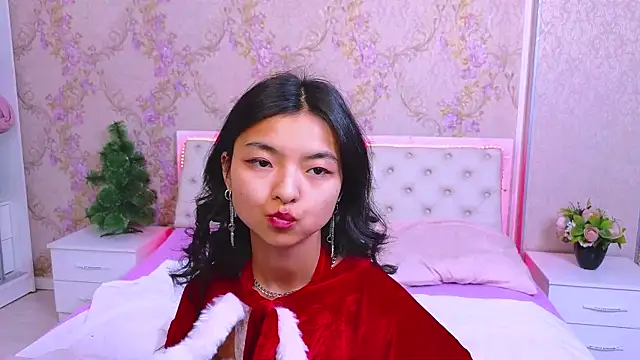 Snapshot of Shy_Kira chatting on December 2024 06:30:02 PM Shy Kira online show from December 2024 06:30:02 PM