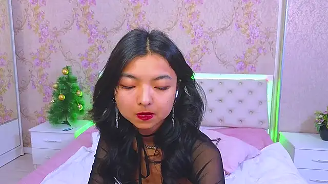 Snapshot of Shy_Kira chatting on December 2024 06:39:02 PM Shy Kira online show from December 2024 06:39:02 PM