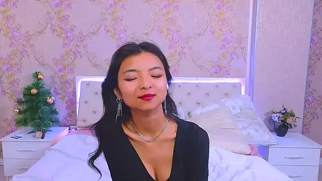 Snapshot of Shy_Kira chatting on December 2024 03:20:02 PM Shy Kira online show from December 2024 03:20:02 PM