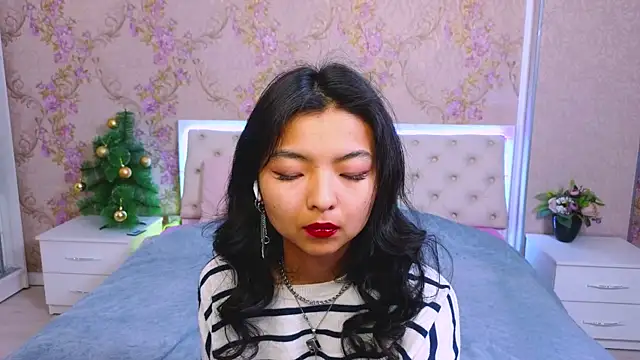 Snapshot of Shy_Kira chatting on January 2025 12:31:02 PM Shy Kira online show from January 2025 12:31:02 PM