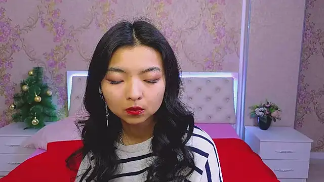 Snapshot of Shy_Kira chatting on January 2025 12:35:02 PM Shy Kira online show from January 2025 12:35:02 PM