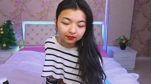 Snapshot of Shy_Kira chatting on January 2025 03:46:02 PM Shy Kira online show from January 2025 03:46:02 PM