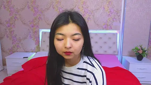 Snapshot of Shy_Kira chatting on January 2025 12:36:01 PM Shy Kira online show from January 2025 12:36:01 PM