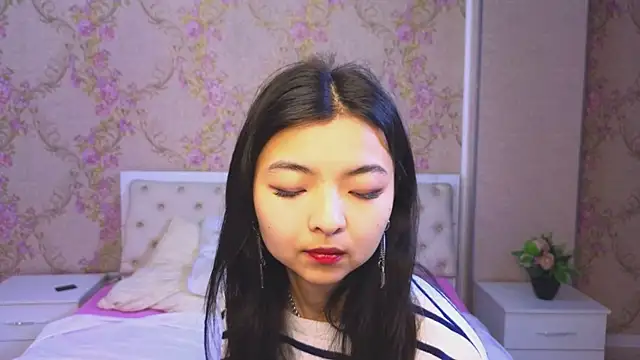 Snapshot of Shy_Kira chatting on January 2025 12:17:02 PM Shy Kira online show from January 2025 12:17:02 PM