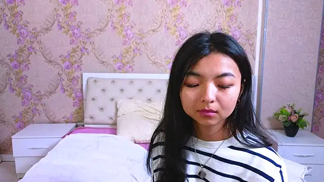 Snapshot of Shy_Kira chatting on January 2025 06:35:02 PM Shy Kira online show from January 2025 06:35:02 PM