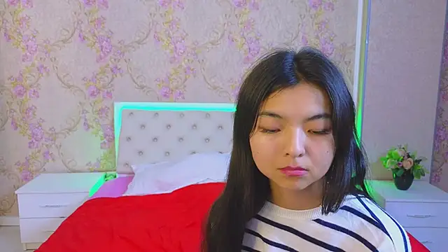 Snapshot of Shy_Kira chatting on January 2025 06:31:01 PM Shy Kira online show from January 2025 06:31:01 PM