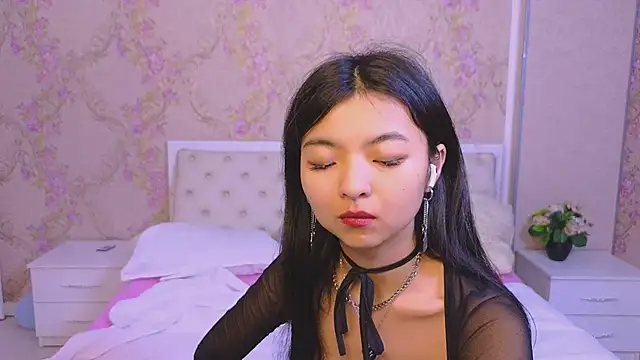 Snapshot of Shy_Kira chatting on February 2025 03:38:01 PM Shy Kira online show from February 2025 03:38:01 PM