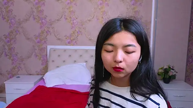 Snapshot of Shy_Kira chatting on February 2025 12:37:01 PM Shy Kira online show from February 2025 12:37:01 PM