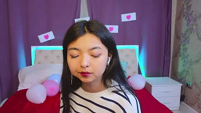 Snapshot of Shy_Kira chatting on February 2025 03:53:01 PM Shy Kira online show from February 2025 03:53:01 PM