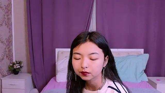 Snapshot of Shy_Kira chatting on February 2025 12:25:02 PM Shy Kira online show from February 2025 12:25:02 PM