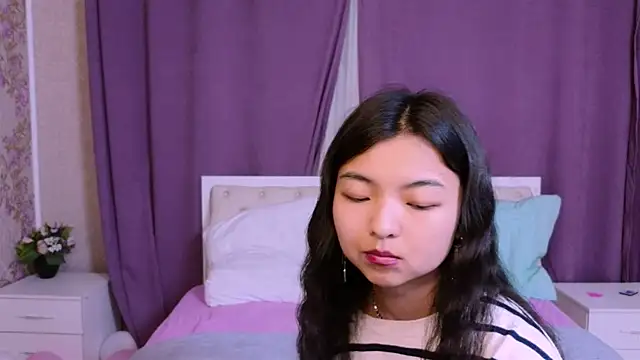 Snapshot of Shy_Kira chatting on February 2025 06:35:02 PM Shy Kira online show from February 2025 06:35:02 PM