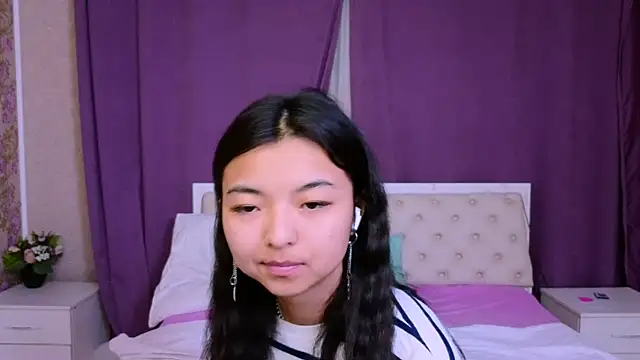 Snapshot of Shy_Kira chatting on February 2025 03:54:01 PM Shy Kira online show from February 2025 03:54:01 PM