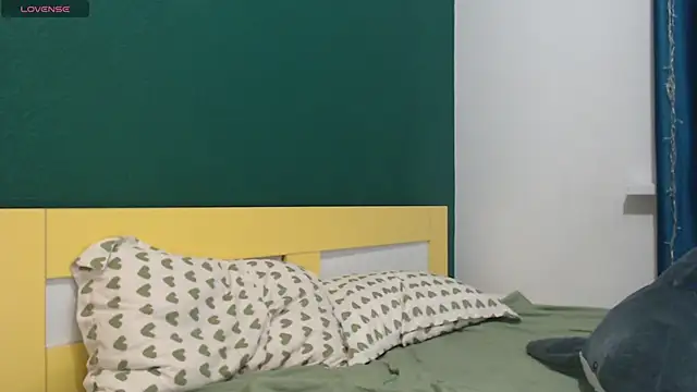 Shy Kira online show from April 2026 01:41:01 PM