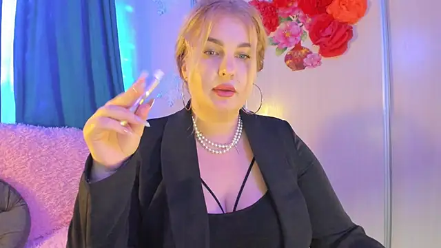 CoraSwon online show from January 2025 07:24:01 PM