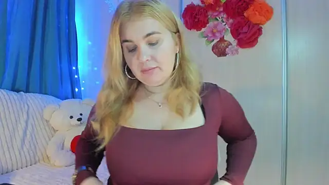 CoraSwon online show from February 2025 02:13:02 PM