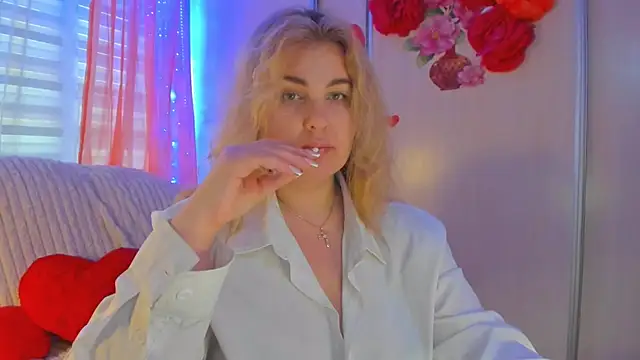 CoraSwon online show from March 2025 01:01:01 PM