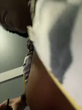 Snapshot of KLoveeee chatting on January 2025 03:37:02 AM KLoveeee online show from January 2025 03:37:02 AM