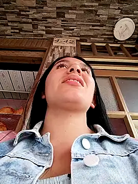 Nathalia-001 online show from September 2025 02:28:02 PM