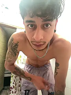 Snapshot of JuanCamiloSati3 chatting on July 2026 02:04:01 PM JuanCamiloSati3 online show from July 2026 02:04:01 PM