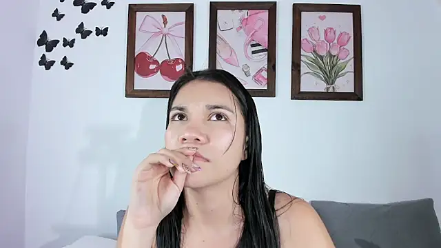 Emiily Parkerr online show from March 2026 11:00:01 PM