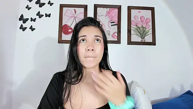 Emiily Parkerr online show from April 2026 11:07:01 PM