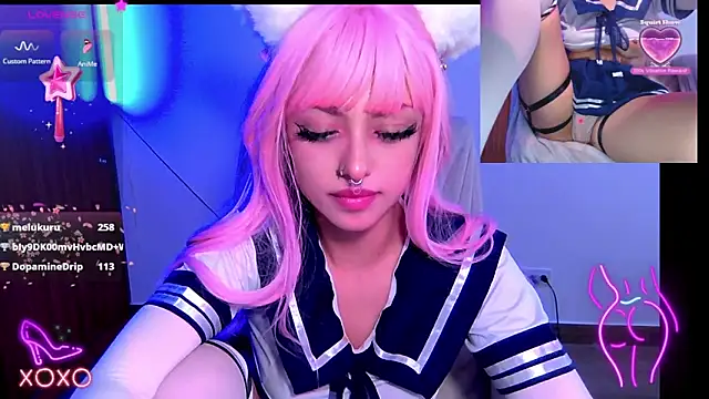 Snapshot of HollyDominic chatting on December 2024 03:10:02 PM HollyDominic online show from December 2024 03:10:02 PM