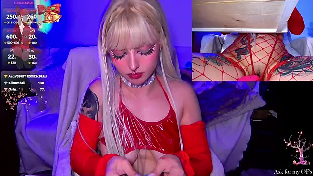 Snapshot of HollyDominic chatting on December 2025 04:47:01 PM HollyDominic online show from December 2025 04:47:01 PM