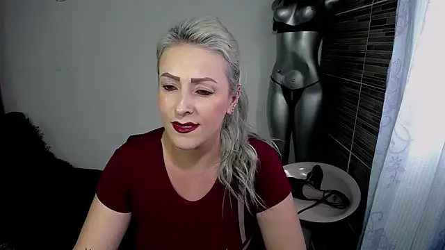 Emma Rizzoo online show from May 2026 07:40:02 PM