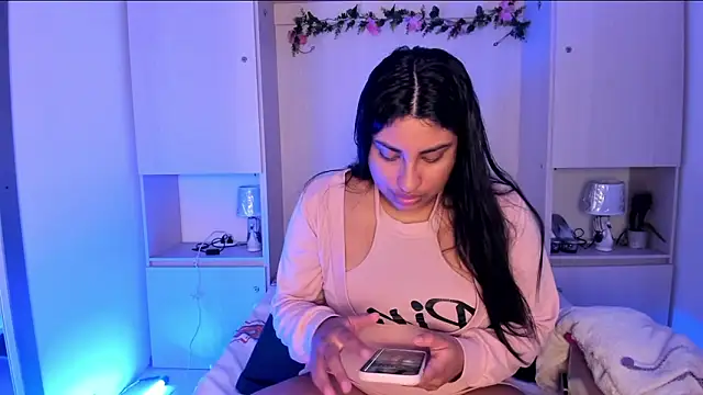Snapshot of CANDYGABYY chatting on May 2026 07:33:01 PM CANDYGABYY online show from May 2026 07:33:01 PM