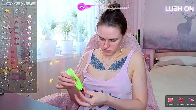 Snapshot of Bella__Swoon chatting on April 2026 06:19:02 AM Bella Swoon online show from April 2026 06:19:02 AM