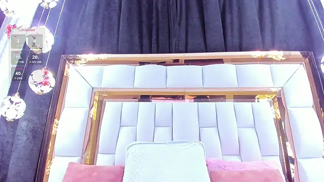 Snapshot of RileySweett chatting on March 2026 11:54:01 AM RileySweett online show from March 2026 11:54:01 AM