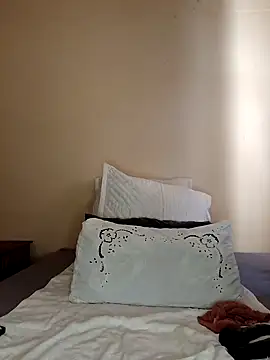 Snapshot of YourSubDesire chatting on February 2026 01:47:01 PM YourSubDesire online show from February 2026 01:47:01 PM