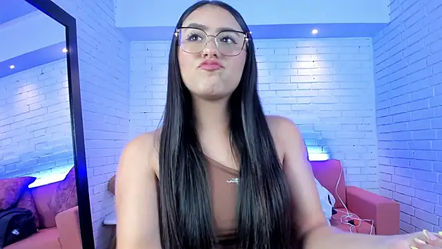 paulina sweett  online show from October 2025 06:59:01 PM