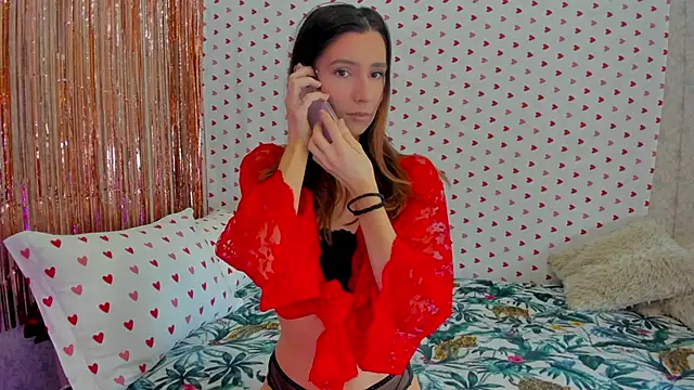 crystalnut online show from February 2025 04:33:02 AM