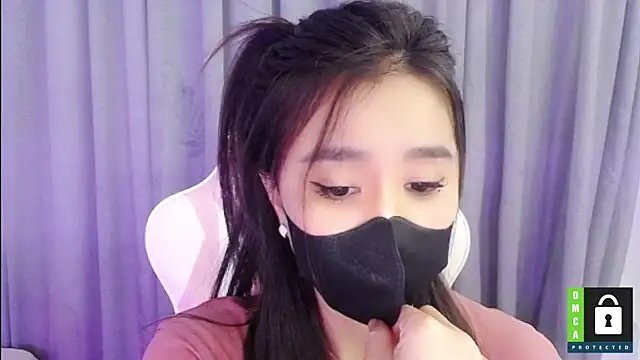 Snapshot of San___San chatting on February 2025 05:10:01 AM San San online show from February 2025 05:10:01 AM