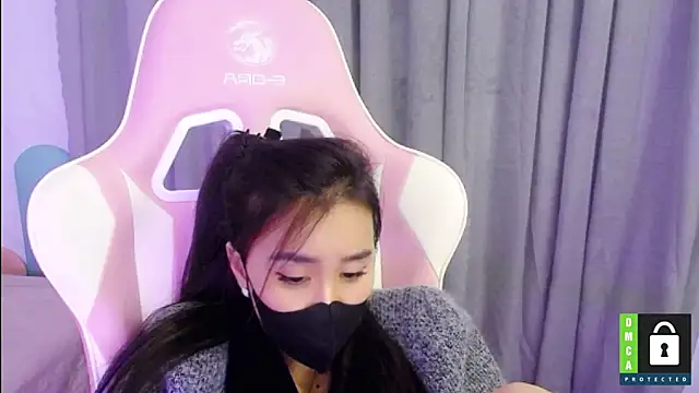 Snapshot of San___San chatting on February 2025 06:55:01 PM San San online show from February 2025 06:55:01 PM