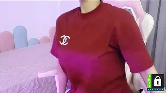 Snapshot of San___San chatting on March 2025 12:52:01 PM San San online show from March 2025 12:52:01 PM